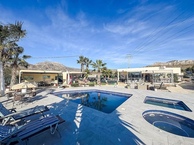 5 soveværelse Villa til salg i Jijona / Xixona med swimmingpool garage - € 549.000 (Ref: 2502401)