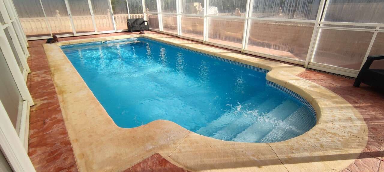 3 bedroom Villa for sale in Pinoso with pool - € 399,995 (Ref: 2502406)