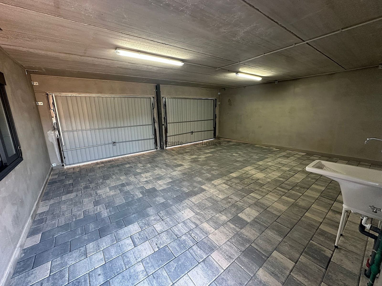 3 soverom Villa til salgs i El Canton med svømmebasseng garasje - € 385 000 (Ref: 2583621)