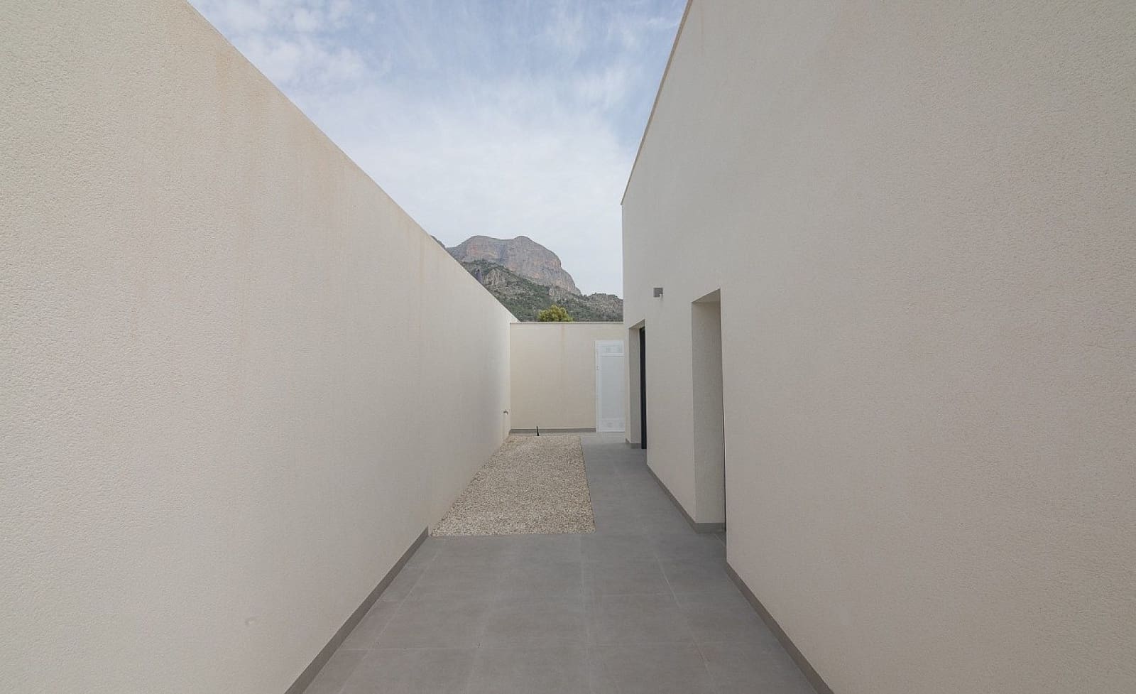 3 bedroom Villa for sale in Polop with pool garage - € 535,700 (Ref: 2655473)