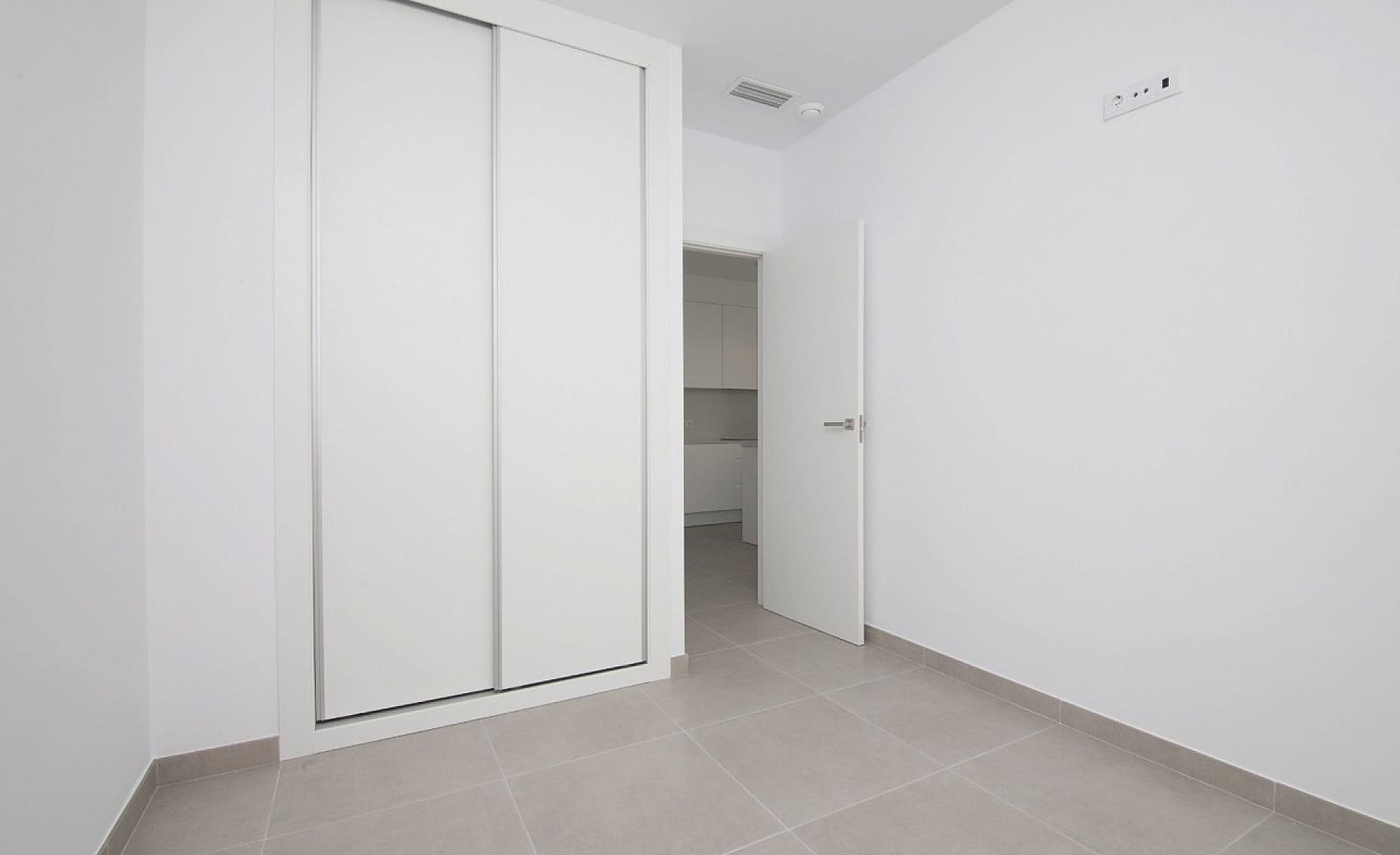 3 bedroom Villa for sale in Polop with pool garage - € 535,700 (Ref: 2655473)