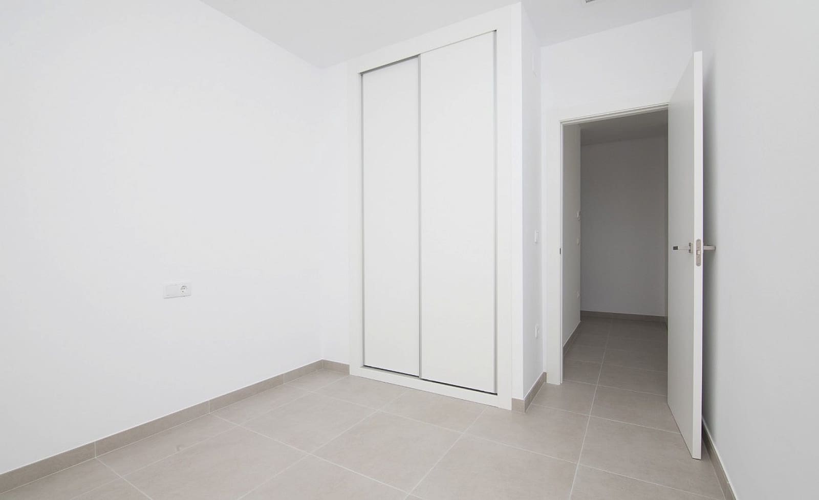 3 bedroom Villa for sale in Polop with pool garage - € 535,700 (Ref: 2655473)