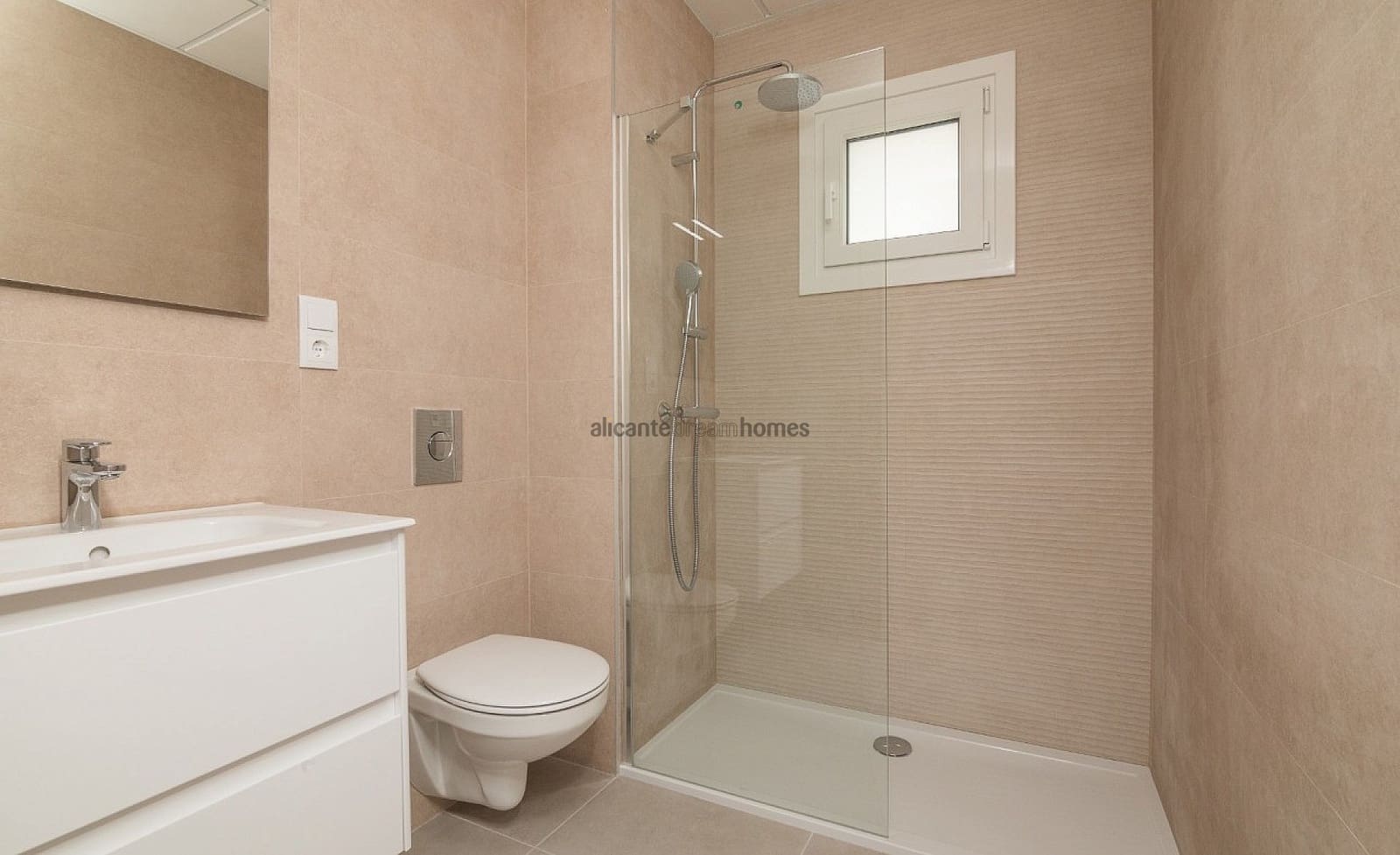 Chalet de 3 habitaciones en Polop en venta con piscina garaje - 535.700 € (Ref: 2655473)