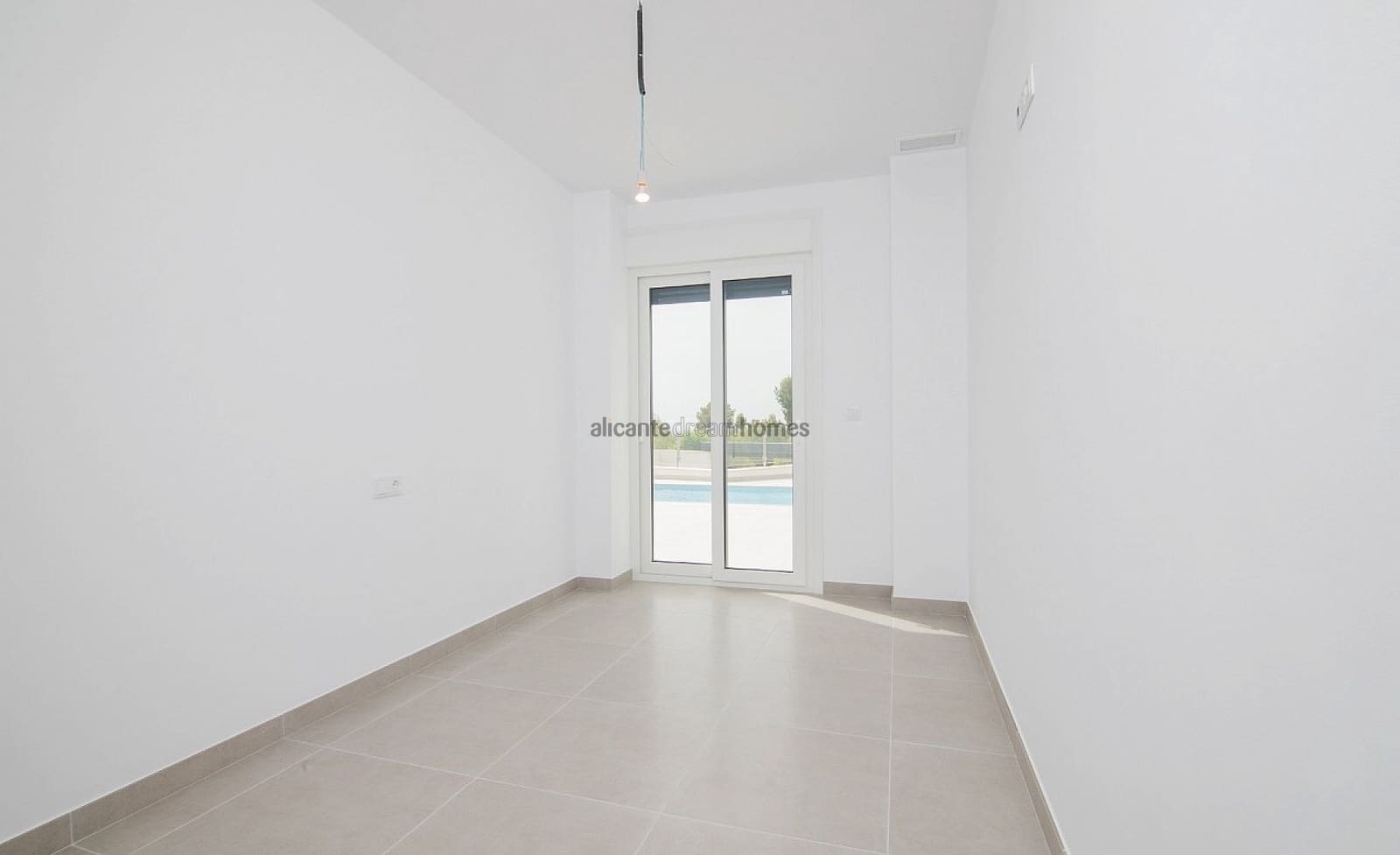 Chalet de 3 habitaciones en Polop en venta con piscina garaje - 535.700 € (Ref: 2655473)