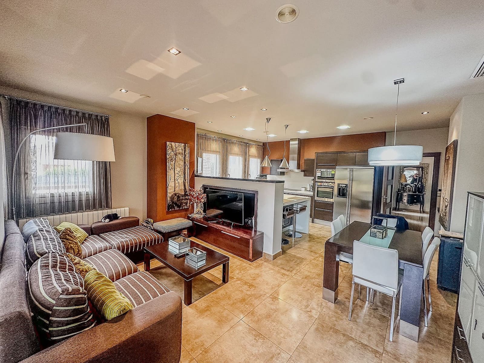 5 soveværelse Villa til salg i Elda med swimmingpool garage - € 1.550.000 (Ref: 3803297)