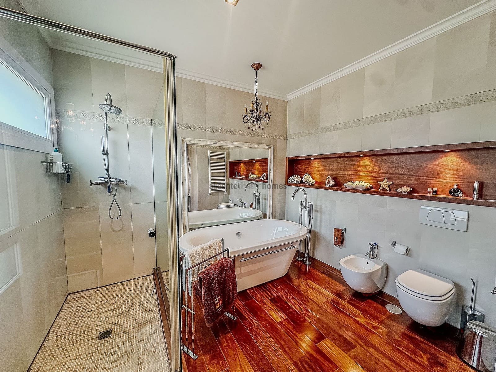 5 Zimmer Villa zu verkaufen in Elda mit Pool Garage - 1.550.000 € (Ref: 3803297)