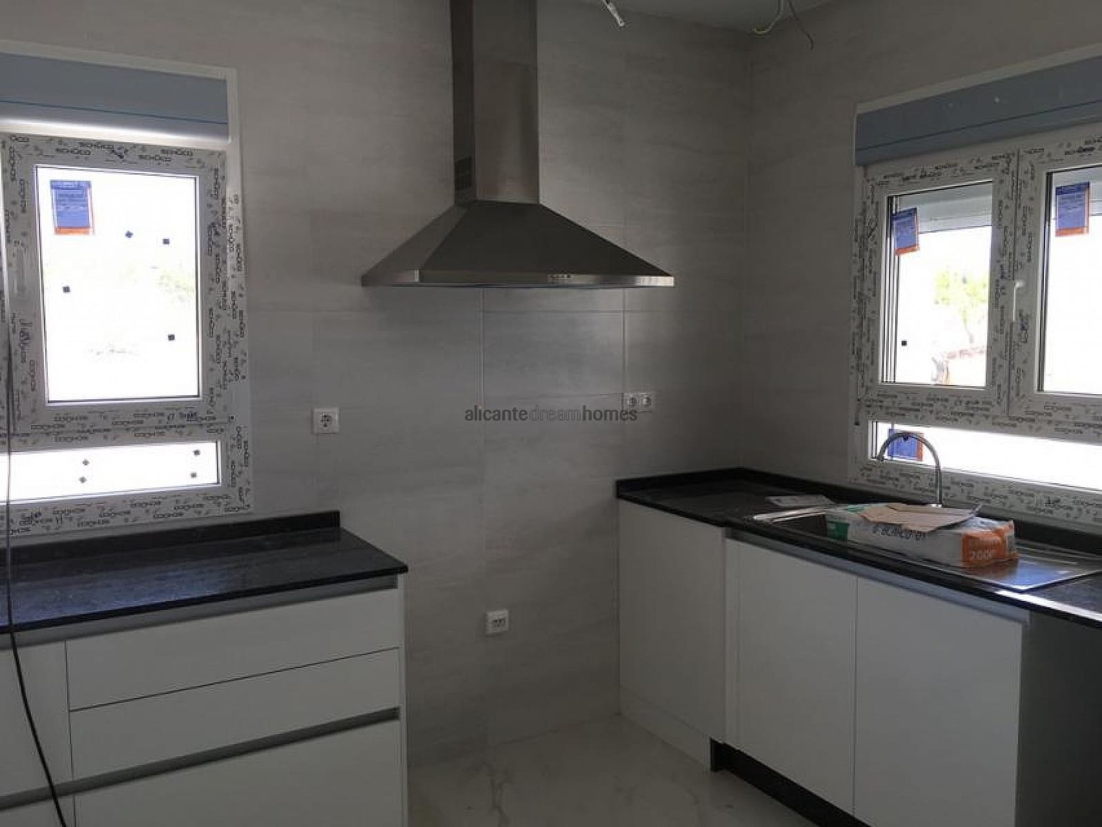 3 soveværelse Villa til salg i Pinoso med garage - € 398.000 (Ref: 3938982)