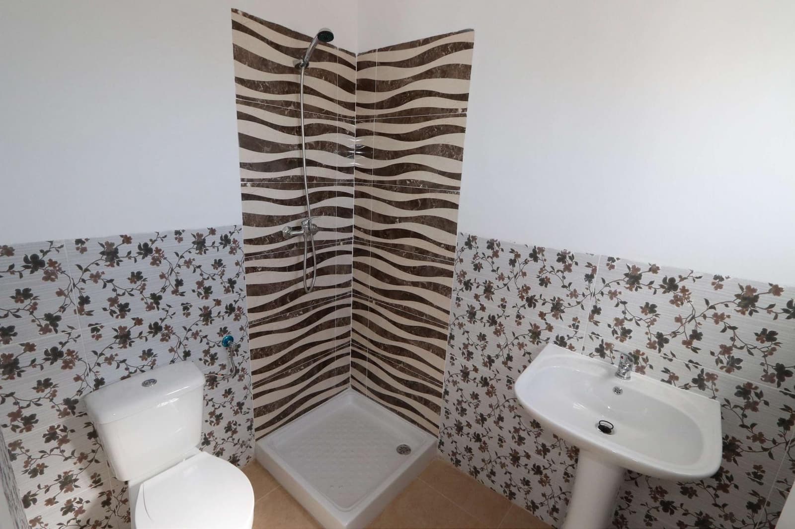 11 sypialnia Komercyjne na sprzedaż w Fortuna z basenem - 338 995 € (Ref: 3939211)