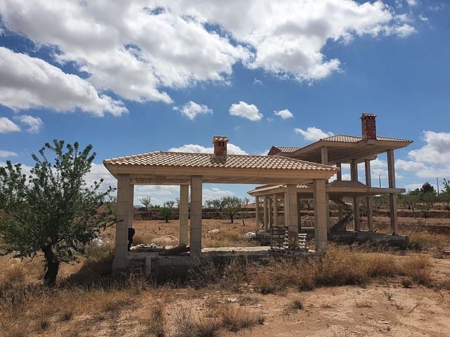 4 bedroom Villa for sale in Pinoso with pool - € 159,995 (Ref: 4182886)