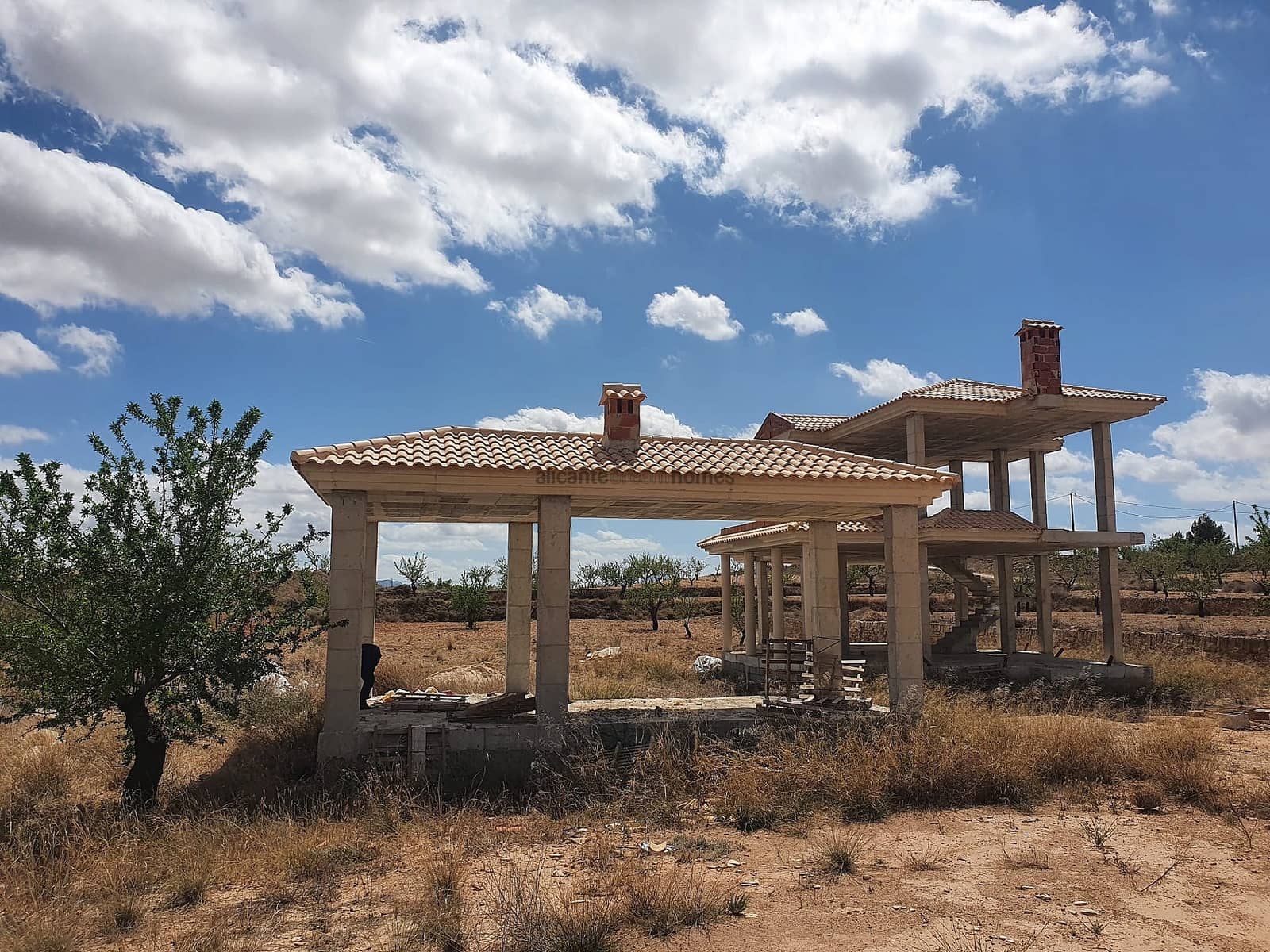 Chalet de 4 habitaciones en Pinoso en venta con piscina - 159.995 € (Ref: 4182886)