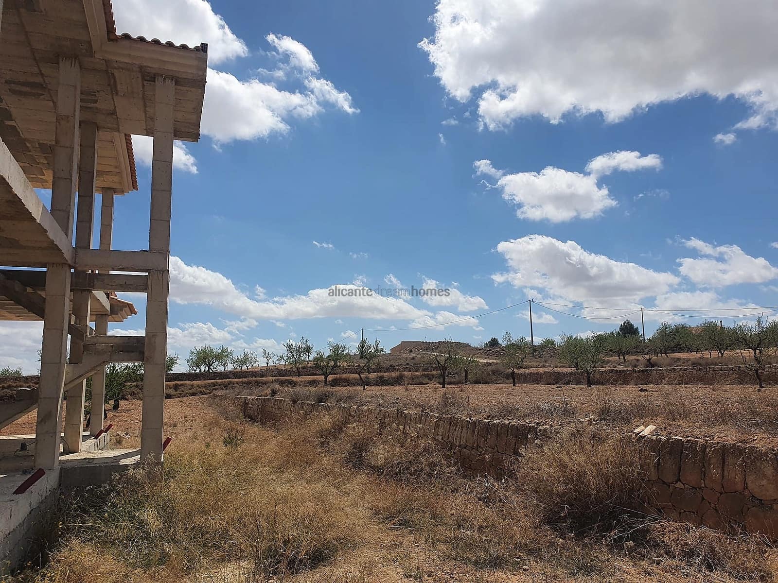 Chalet de 4 habitaciones en Pinoso en venta con piscina - 159.995 € (Ref: 4182886)