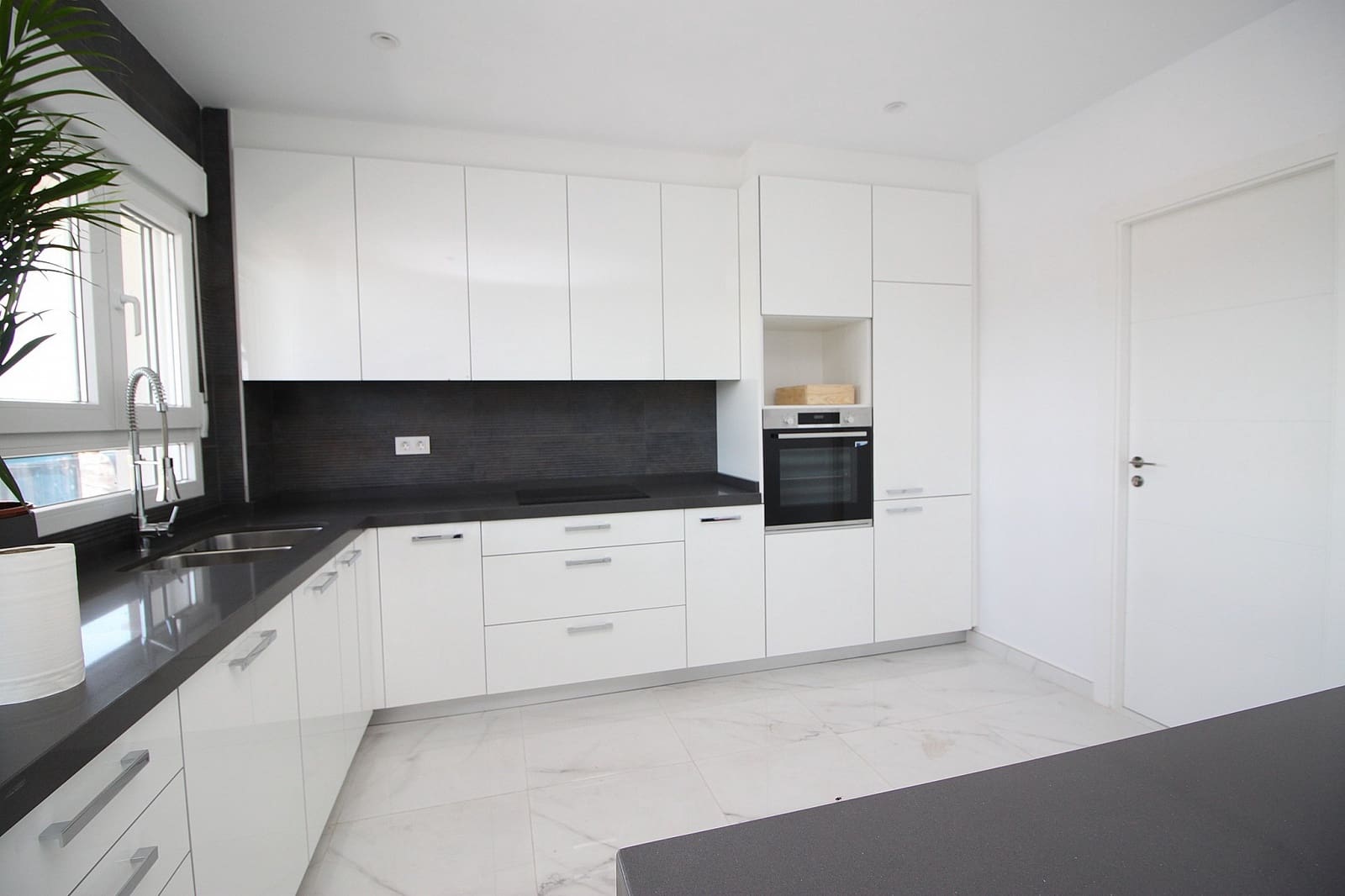 4 bedroom Villa for sale in Pinoso with pool garage - € 375,000 (Ref: 4871643)