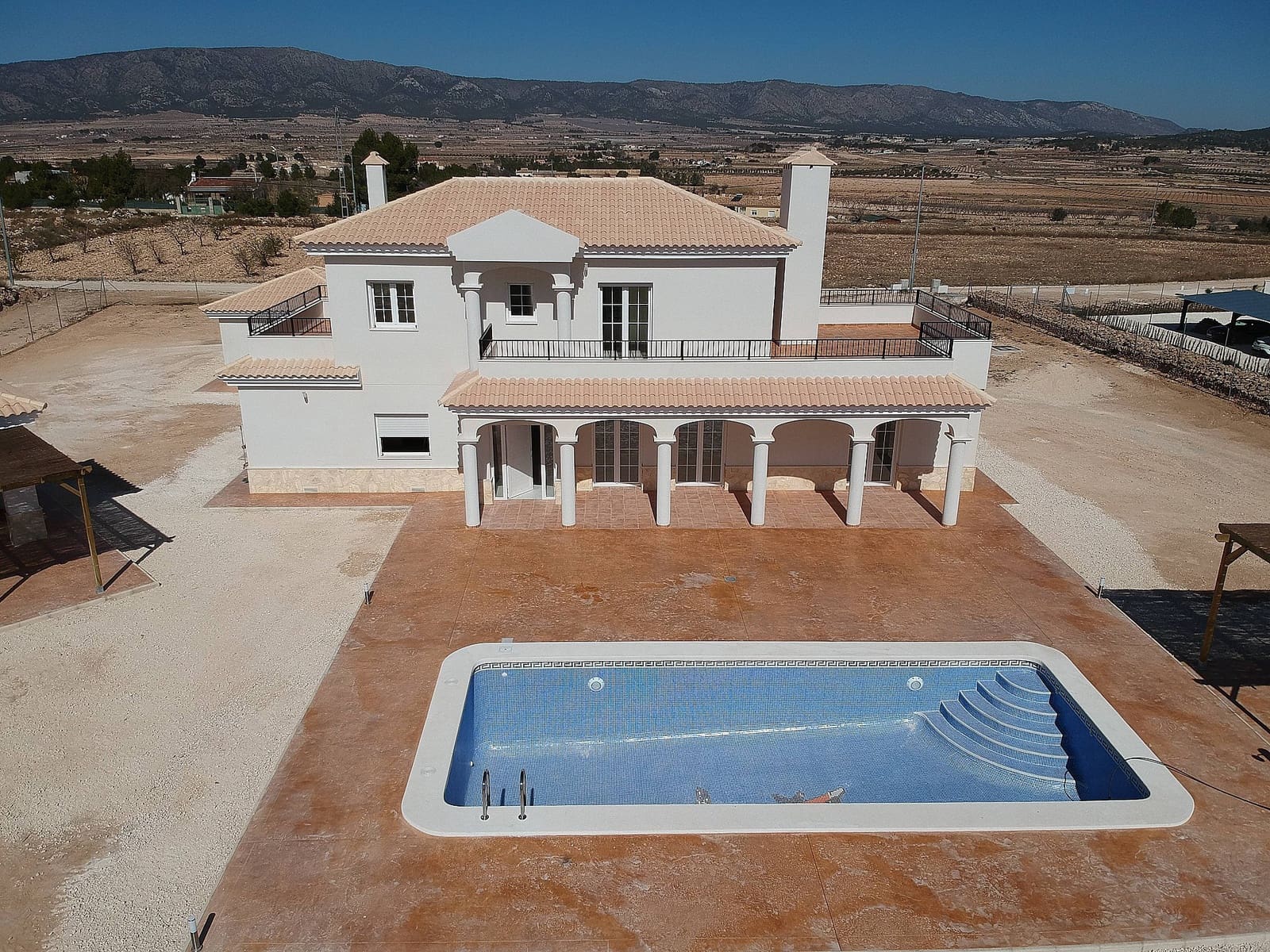 4 bedroom Villa for sale in Pinoso with pool garage - € 375,000 (Ref: 4871643)