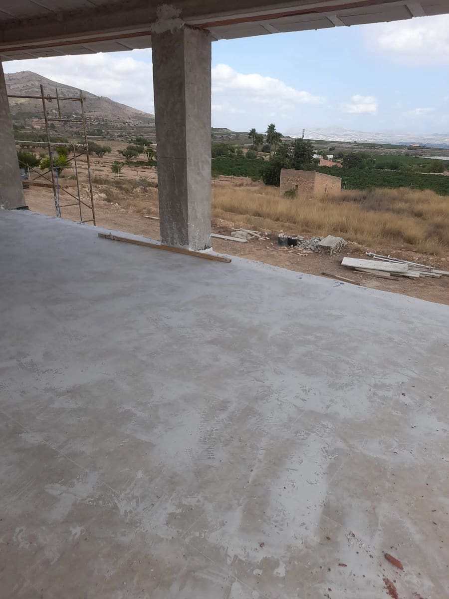 5 bedroom Villa for sale in La Romana with pool - € 405,000 (Ref: 6900838)