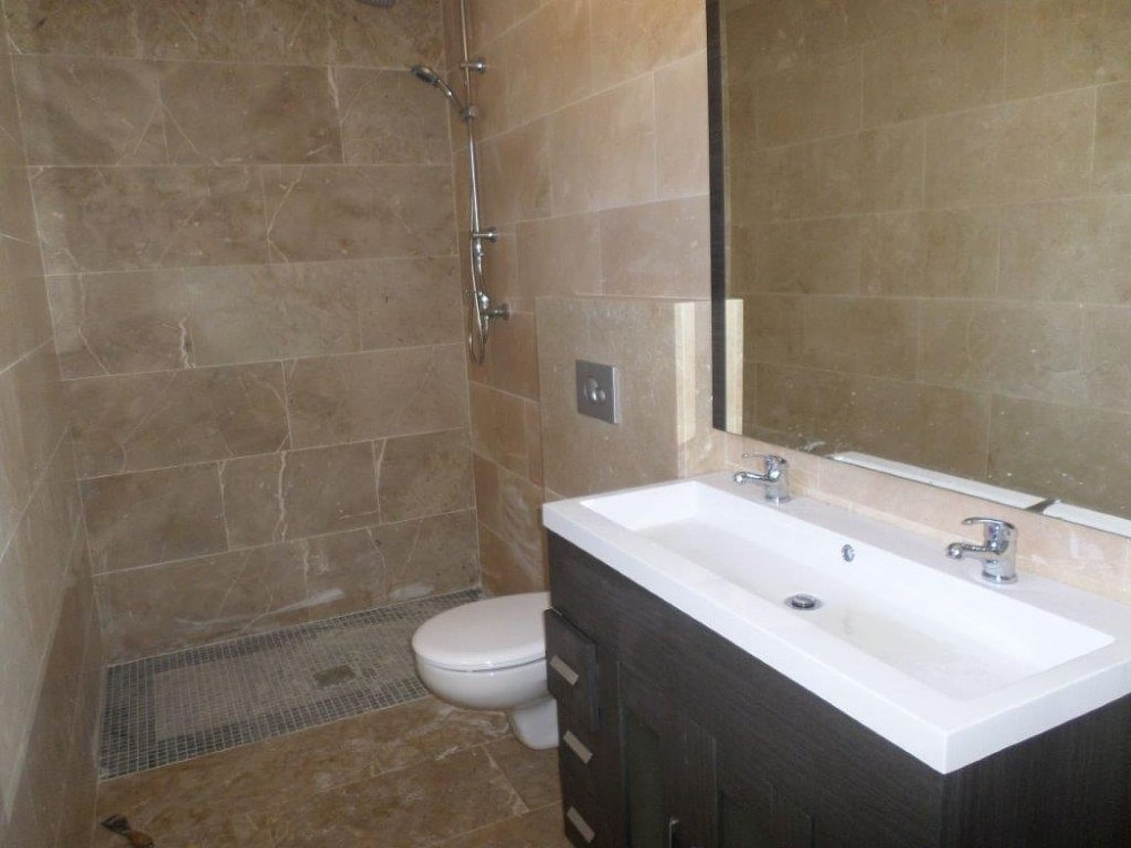 5 bedroom Villa for sale in La Romana with pool - € 405,000 (Ref: 6900838)