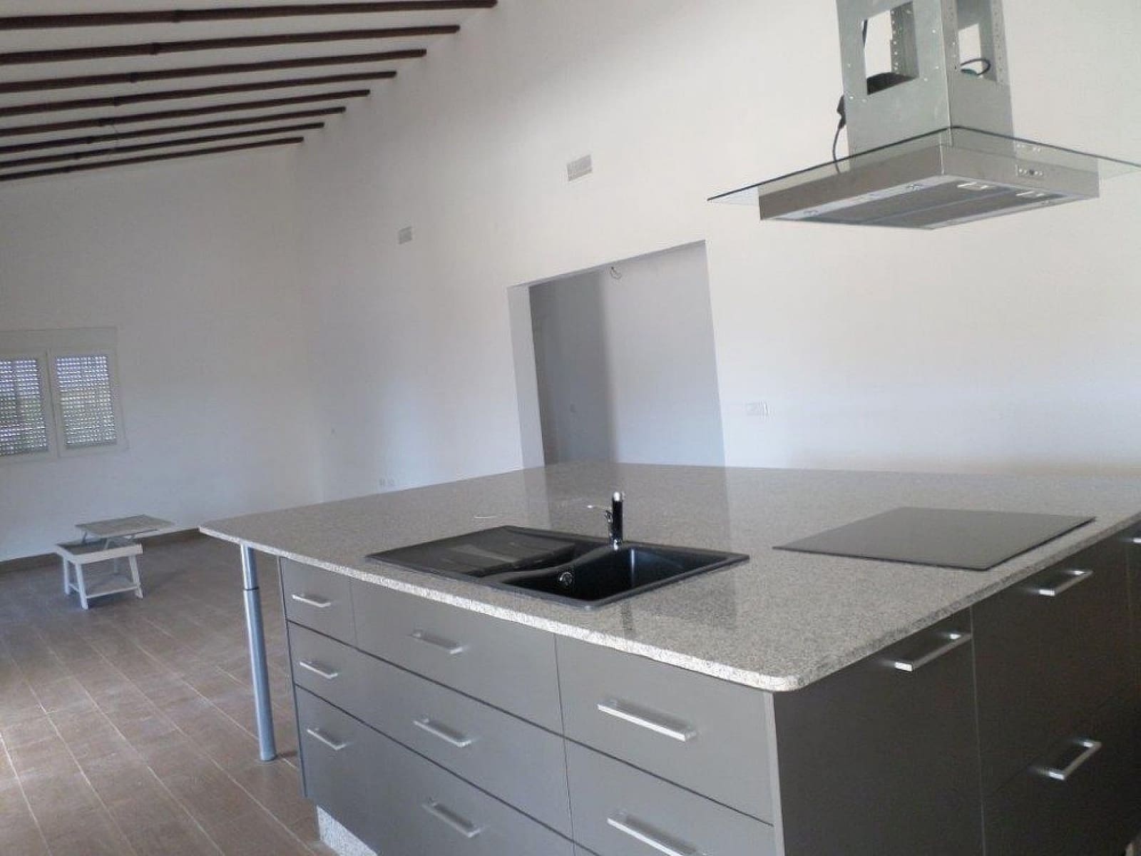 5 bedroom Villa for sale in La Romana with pool - € 405,000 (Ref: 6900838)