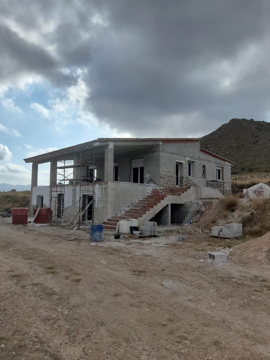 5 bedroom Villa for sale in La Romana with pool - € 405,000 (Ref: 6900838)