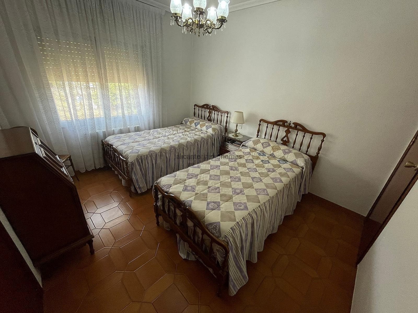 Casa de 5 habitaciones en Salinas en venta con garaje - 199.995 € (Ref: 7076786)