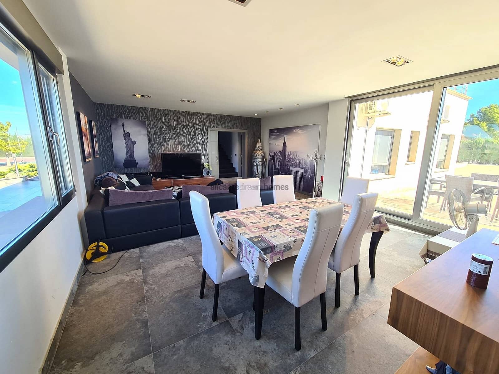 5 bedroom Villa for sale in Yecla with pool garage - € 465,000 (Ref: 7515662)