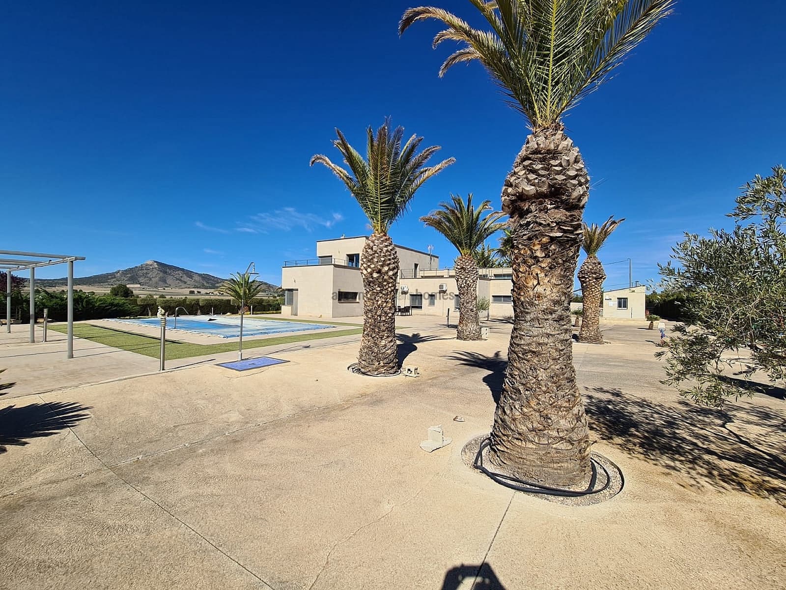 5 bedroom Villa for sale in Yecla with pool garage - € 465,000 (Ref: 7515662)