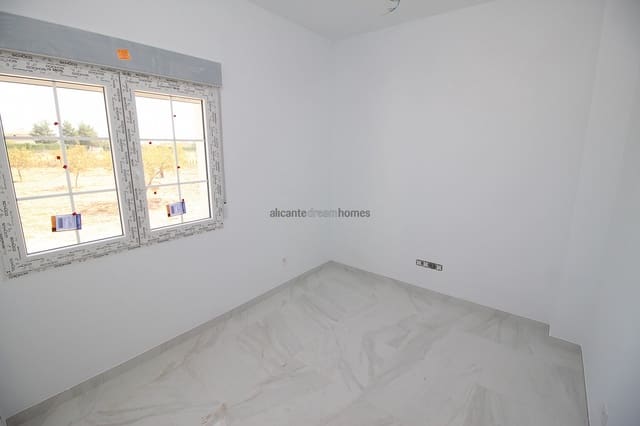 4 quarto Moradia para venda em Pinoso com piscina garagem - 449 000 € (Ref: 7578068)