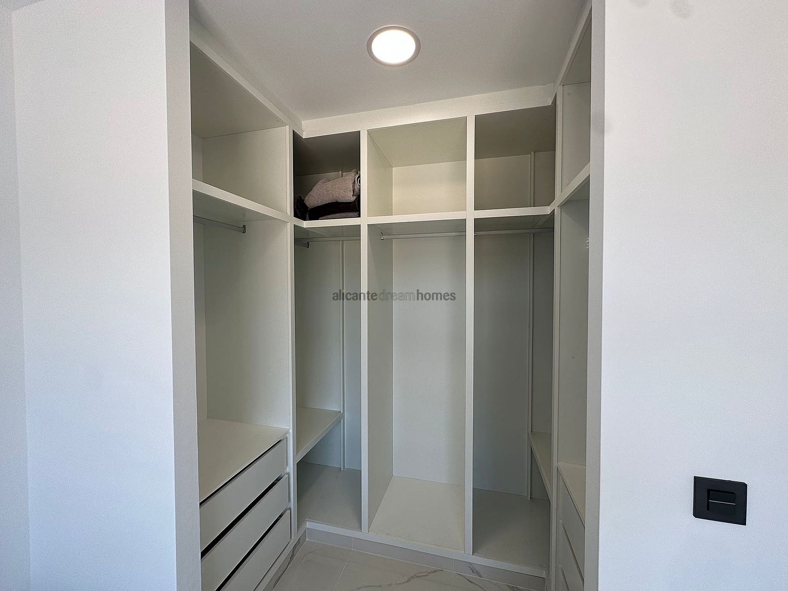 4 quarto Moradia para venda em Pinoso com piscina garagem - 436 000 € (Ref: 7744994)