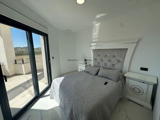 4 quarto Moradia para venda em Pinoso com piscina garagem - 436 000 € (Ref: 7744994)