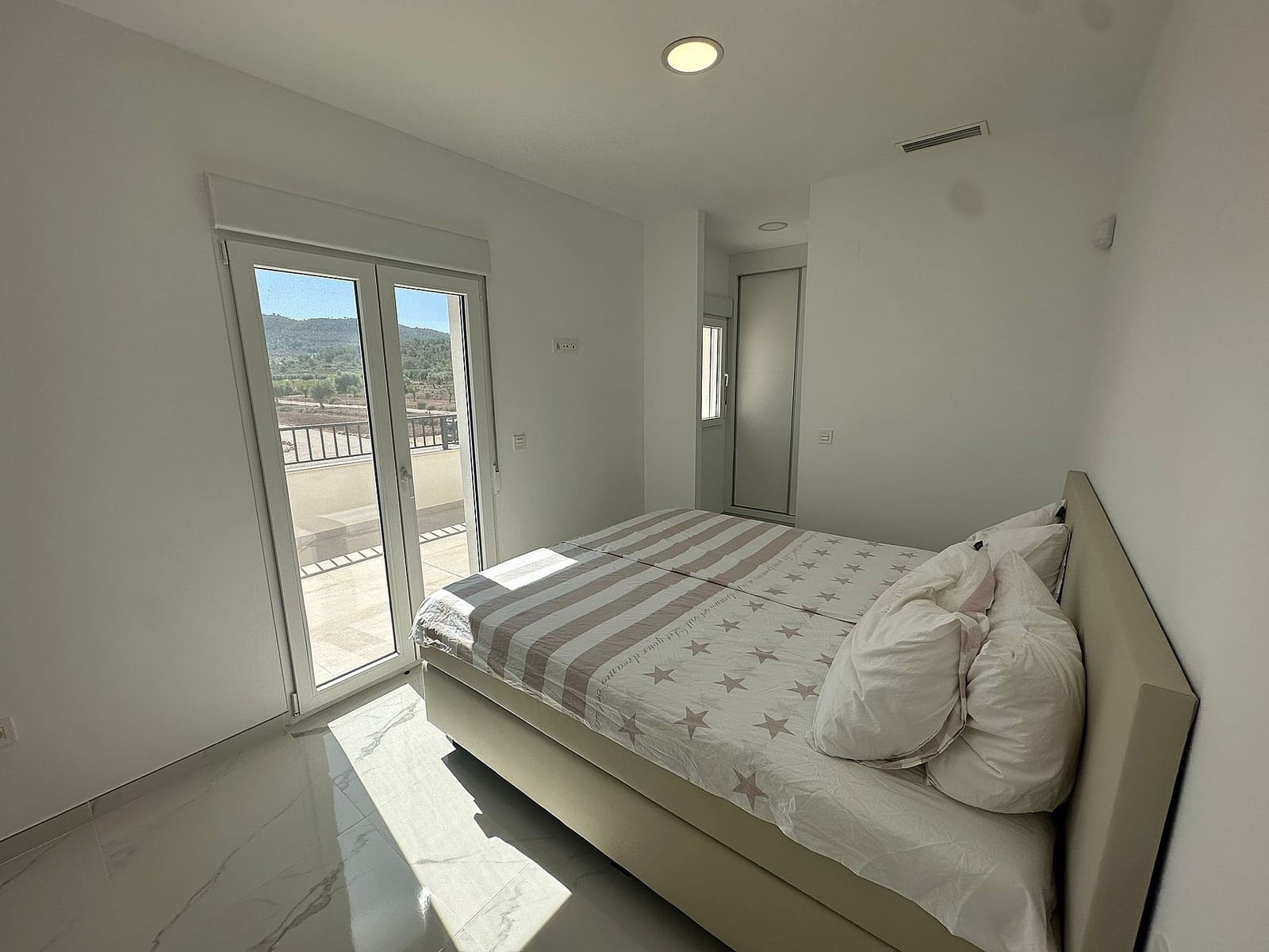 4 soverom Villa til salgs i Pinoso med svømmebasseng garasje - € 423 000 (Ref: 7744995)