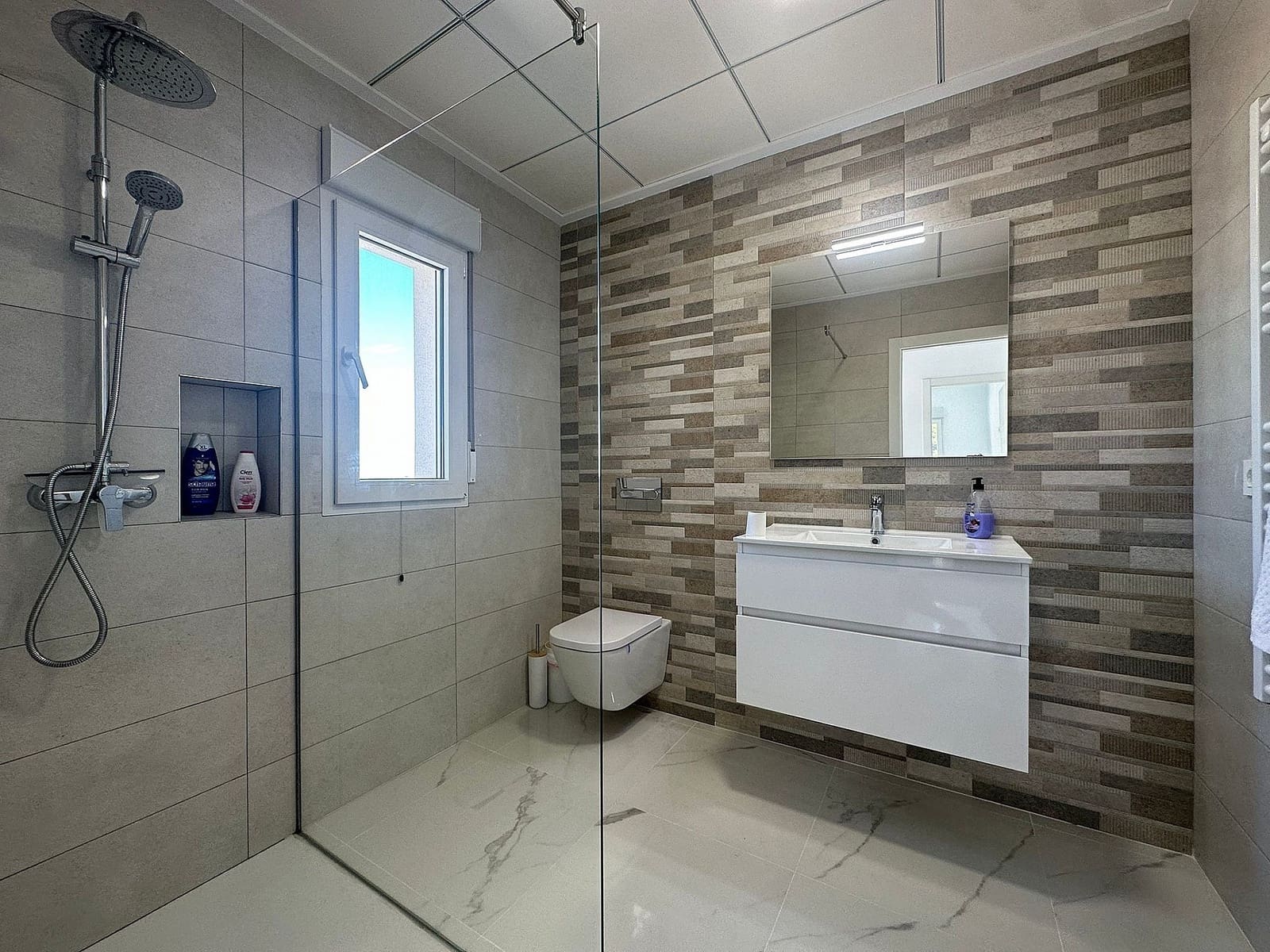 4 soverom Villa til salgs i Pinoso med svømmebasseng garasje - € 423 000 (Ref: 7744995)