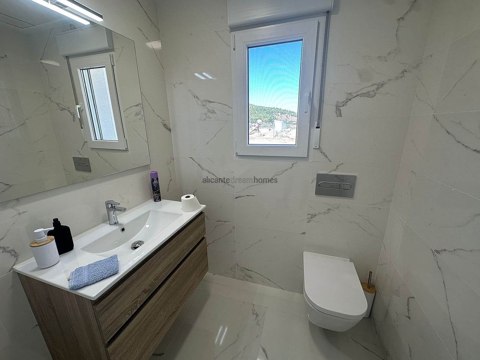 4 bedroom Villa for sale in Pinoso with pool garage - € 423,000 (Ref: 7744995)