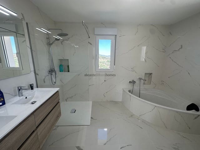 4 sypialnia Willa na sprzedaż w Pinoso z basenem garażem - 423 000 € (Ref: 7744995)