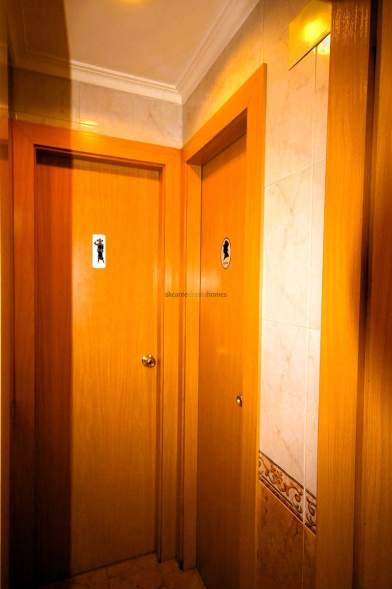 Commerciale in vendita in Onil - 99.995 € (Rif: 7863054)