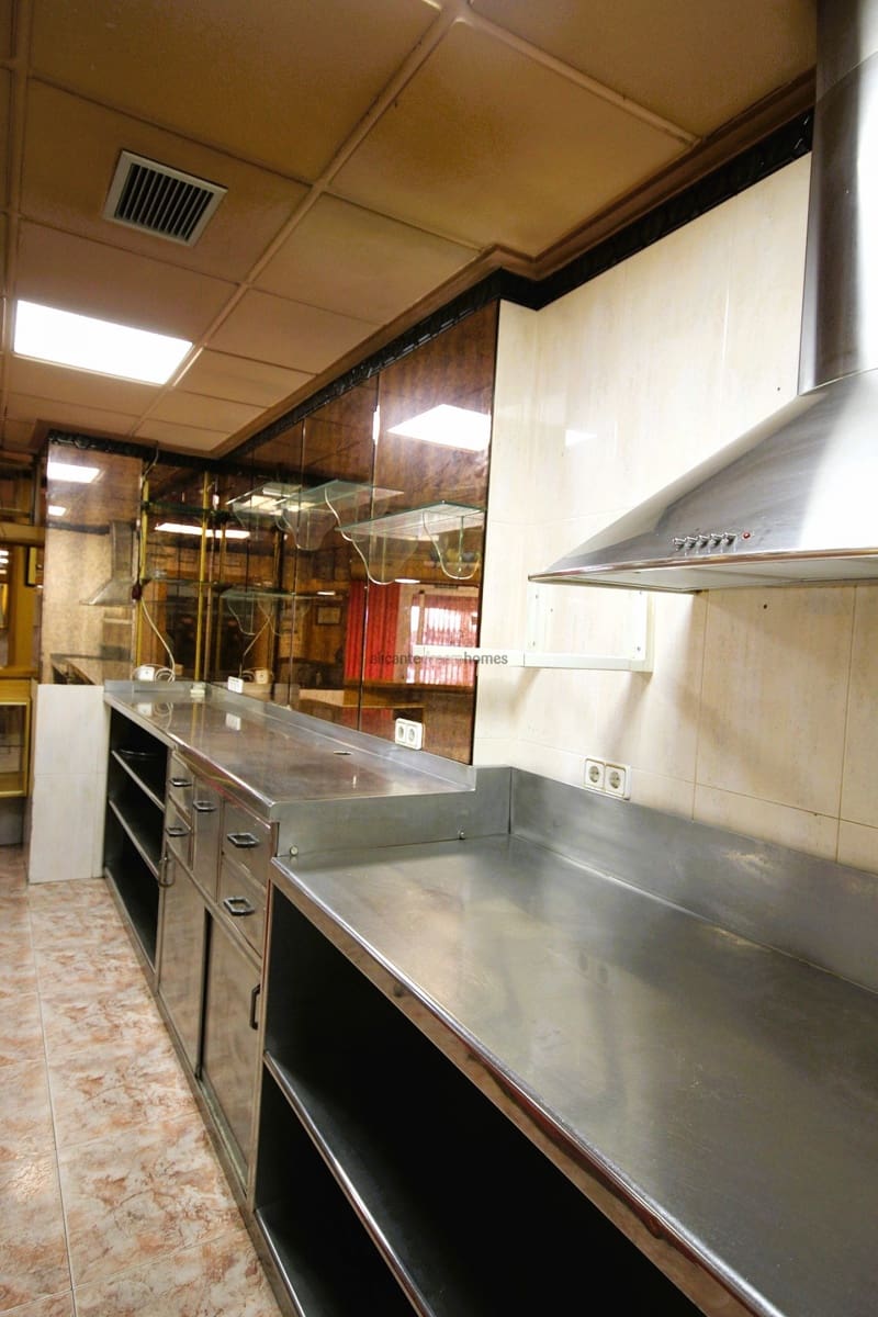 Commerciale in vendita in Onil - 99.995 € (Rif: 7863054)