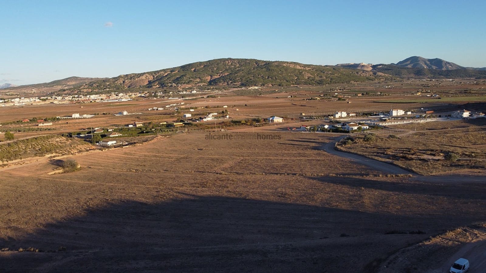 Grunde uden byggetilladelser til salg i Pinoso - € 40.000 (Ref: 7935568)