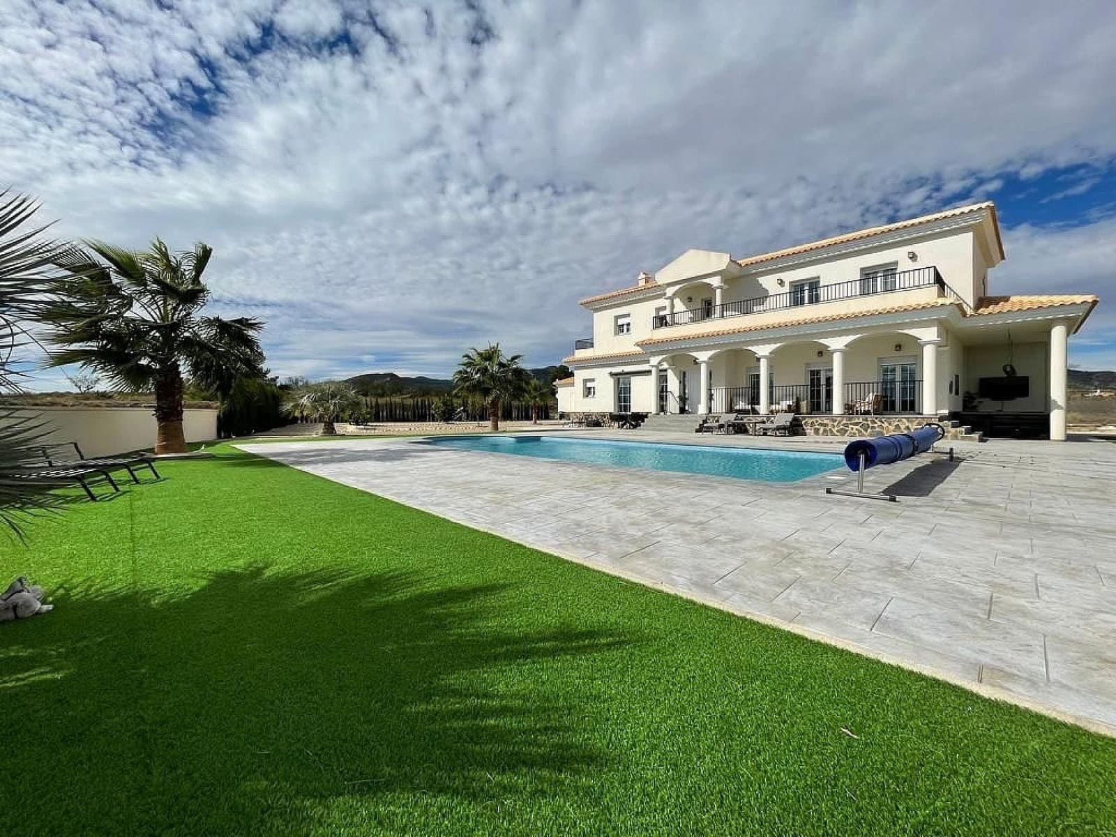 4 bedroom Villa for sale in Pinoso with pool garage - € 611,000 (Ref: 8046060)