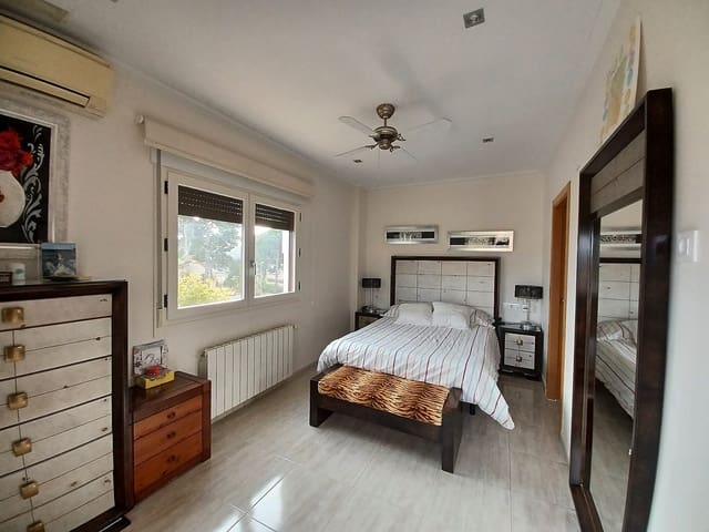 4 makuuhuone Huvila myytävänä paikassa Monóvar / Monóver mukana uima-altaan - 339 950 € (Ref: 8046061)