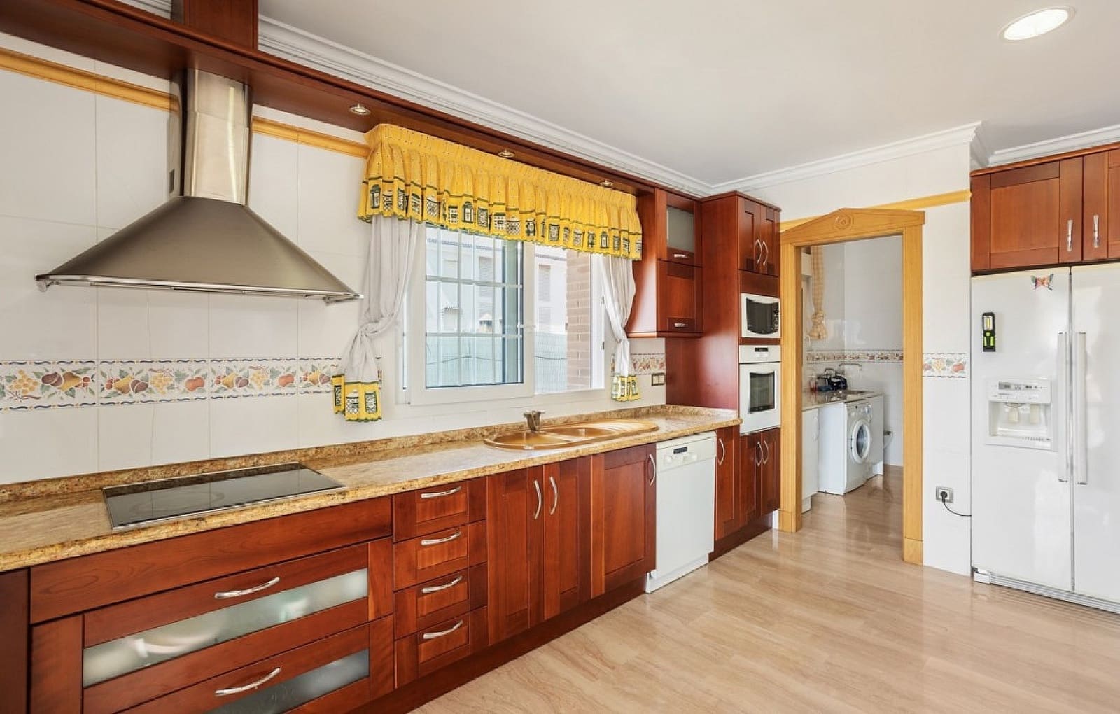 5 bedroom Villa for sale in Torrevieja with pool garage - € 995,000 (Ref: 8047722)