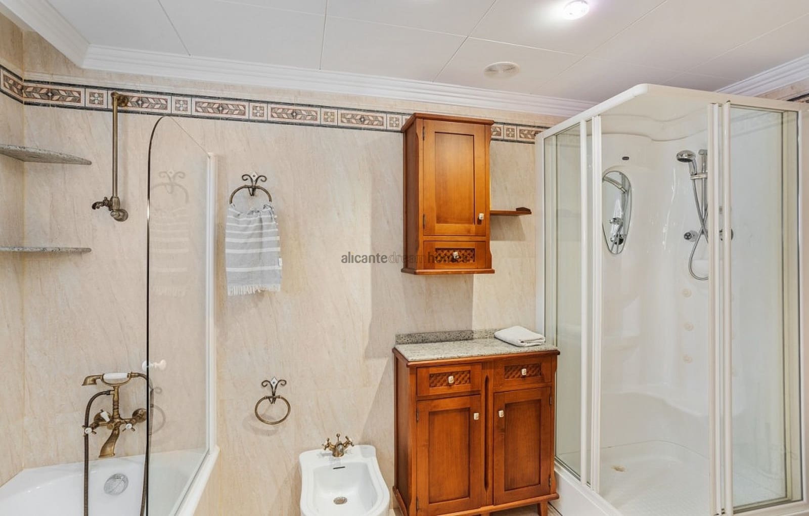 5 chambre Villa/Maison à vendre à Torrevieja avec piscine garage - 995 000 € (Ref: 8047722)