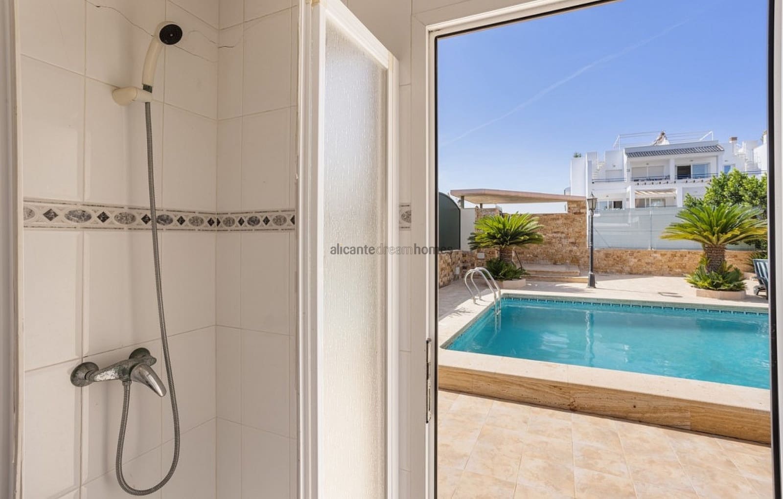 5 chambre Villa/Maison à vendre à Torrevieja avec piscine garage - 995 000 € (Ref: 8047722)