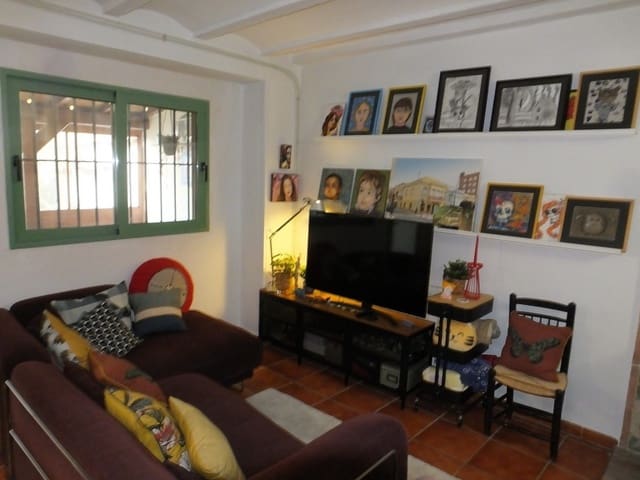 3 bedroom Finca/Country House for sale in Pinoso - € 157,000 (Ref: 8086144)