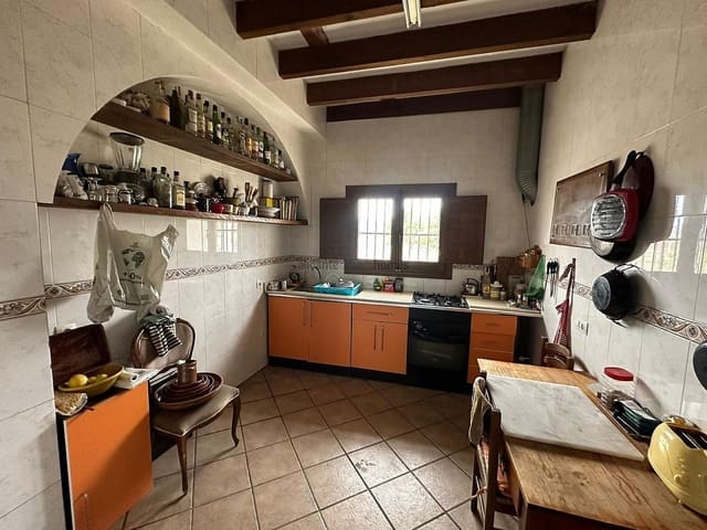 9 soveværelse Finca/Landehus til salg i Novelda med swimmingpool garage - € 399.999 (Ref: 8097150)