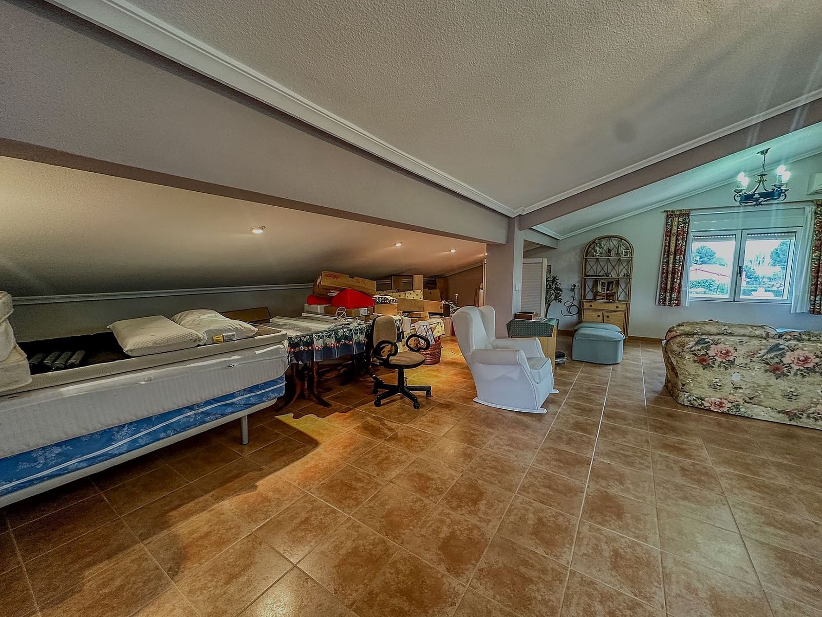 5 soveværelse Villa til salg i Sax med swimmingpool garage - € 355.000 (Ref: 8113463)