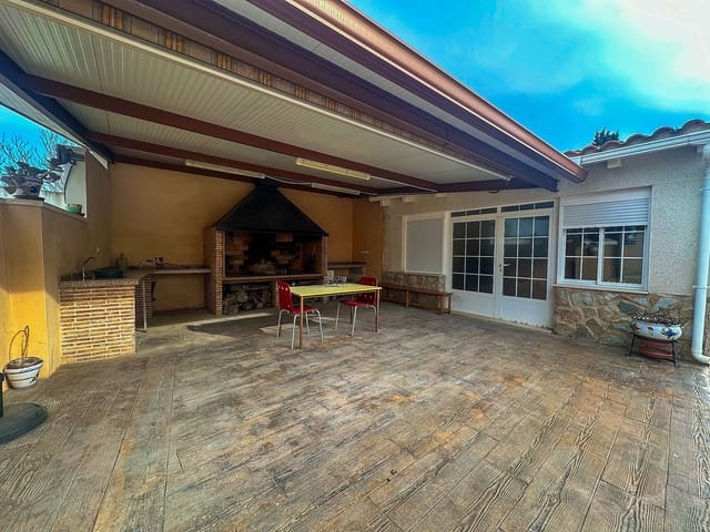 5 soverom Villa til salgs i Sax med svømmebasseng garasje - € 355 000 (Ref: 8113463)