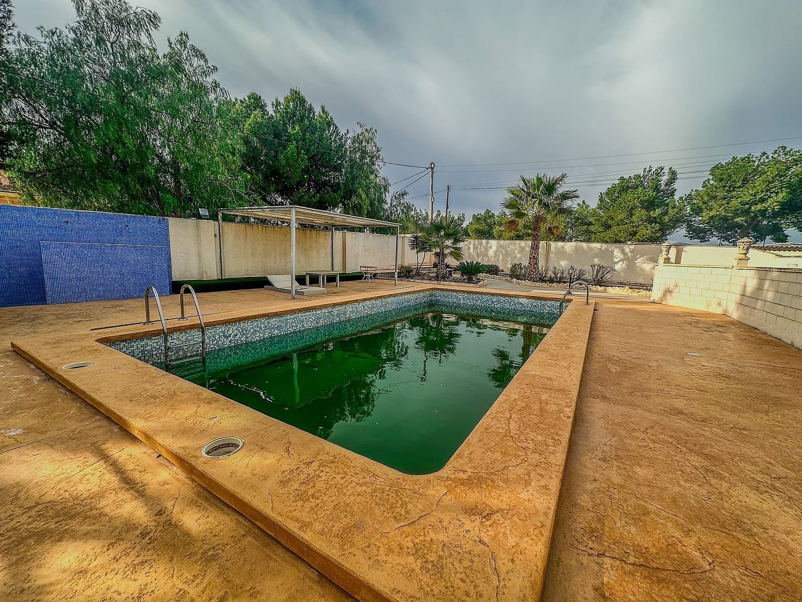 5 soveværelse Villa til salg i Sax med swimmingpool garage - € 355.000 (Ref: 8113463)