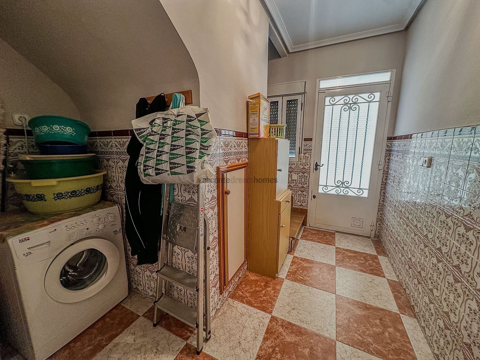 5 slaapkamer Villa te koop in Sax met zwembad garage - € 355.000 (Ref: 8113463)