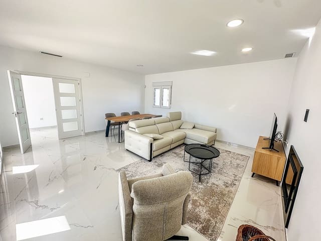 4 bedroom Villa for sale in Pinoso with pool garage - € 423,000 (Ref: 8118765)