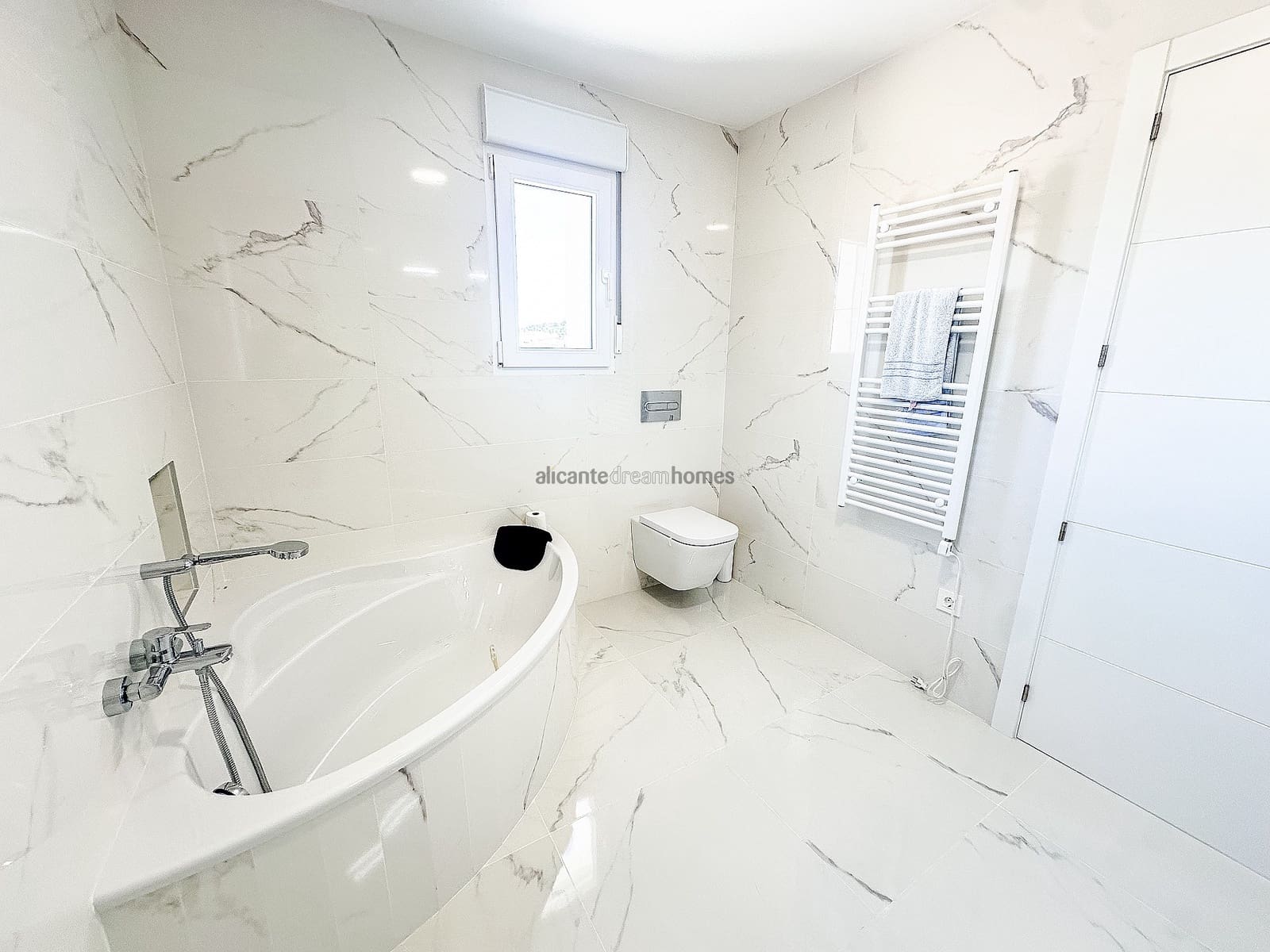 4 quarto Moradia para venda em Pinoso com piscina garagem - 423 000 € (Ref: 8118765)