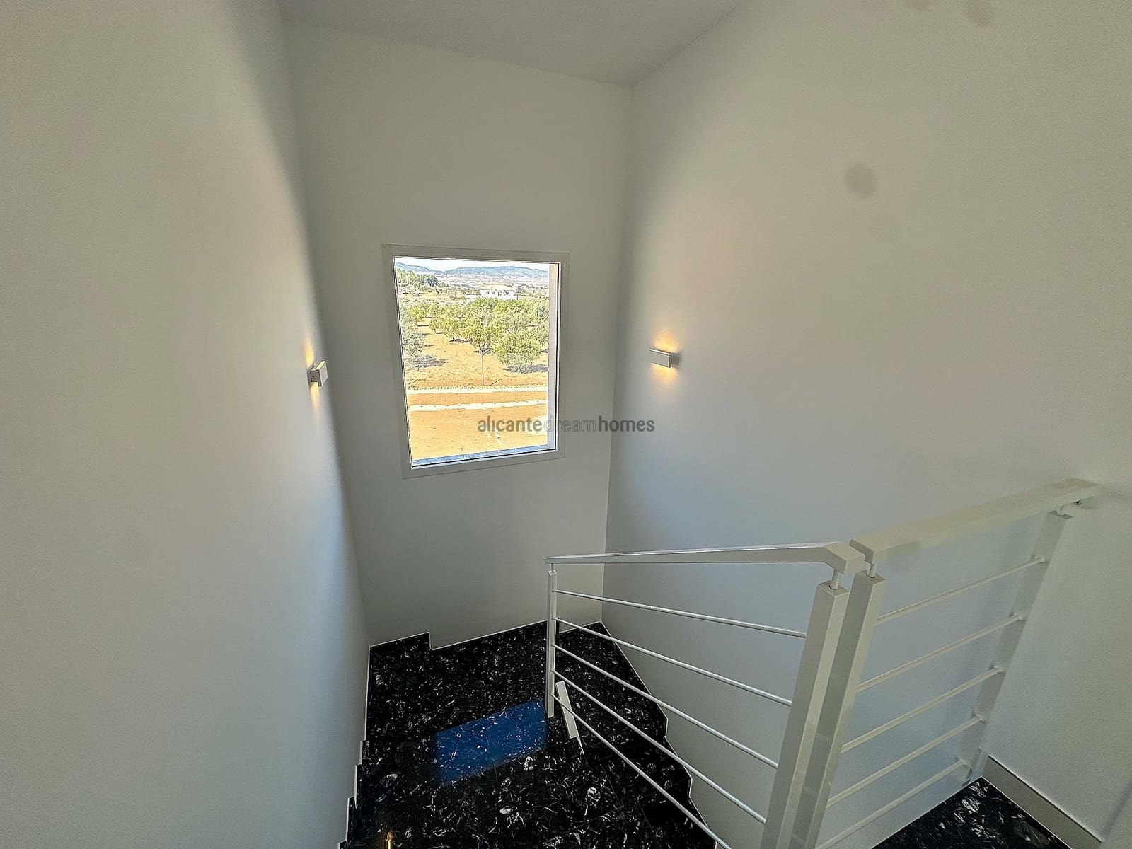 4 quarto Moradia para venda em Pinoso com piscina garagem - 423 000 € (Ref: 8118765)