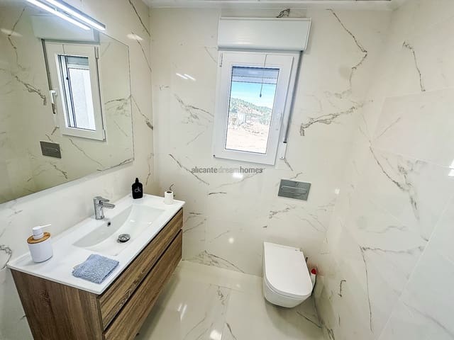 4 soveværelse Villa til salg i Pinoso med swimmingpool garage - € 423.000 (Ref: 8118765)