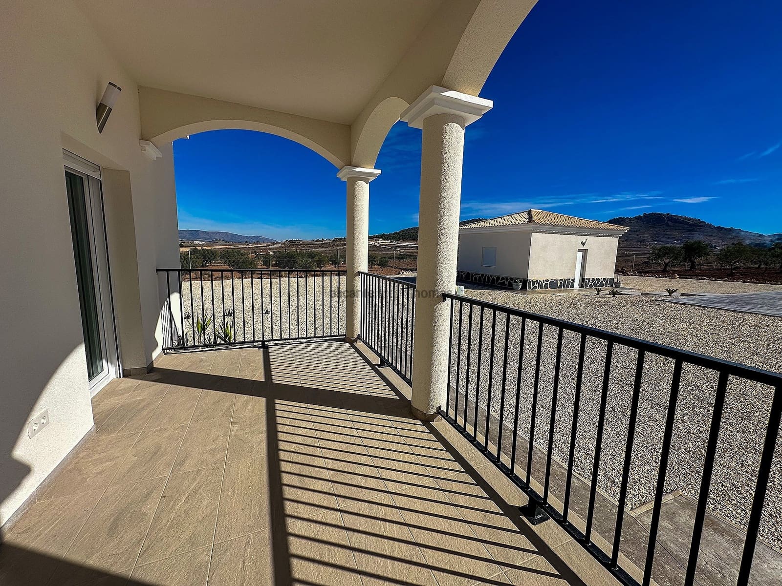 4 quarto Moradia para venda em Pinoso com piscina garagem - 423 000 € (Ref: 8118765)